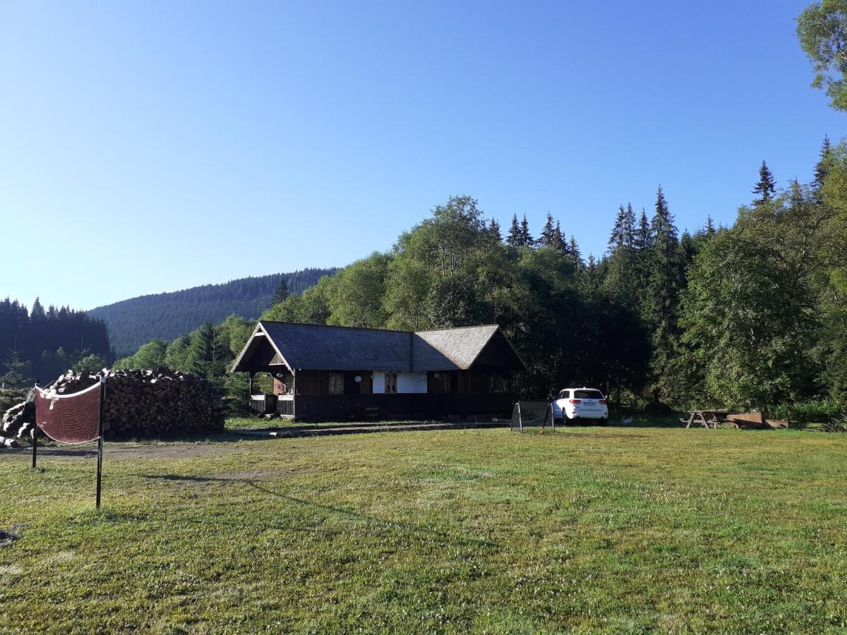 La Malu' Bistritei - Casutele Valea Stanii Hotel ภายนอก รูปภาพ